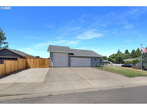 4184 N Clarey St, Eugene, OR, 97402-9799 | Card Image