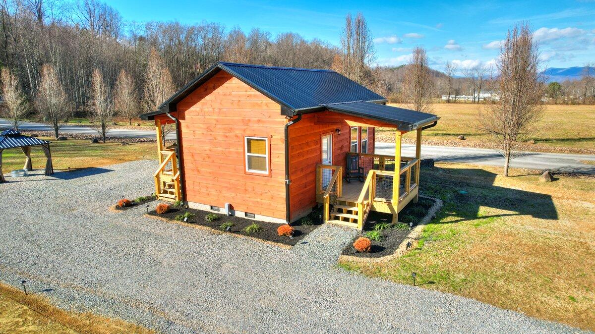 Residential in Cosby