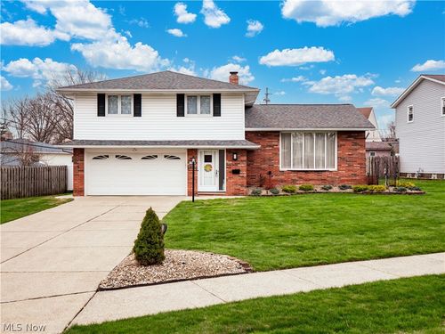 1044 Joy Oval, Seven Hills, OH, 44131-2629 | Card Image
