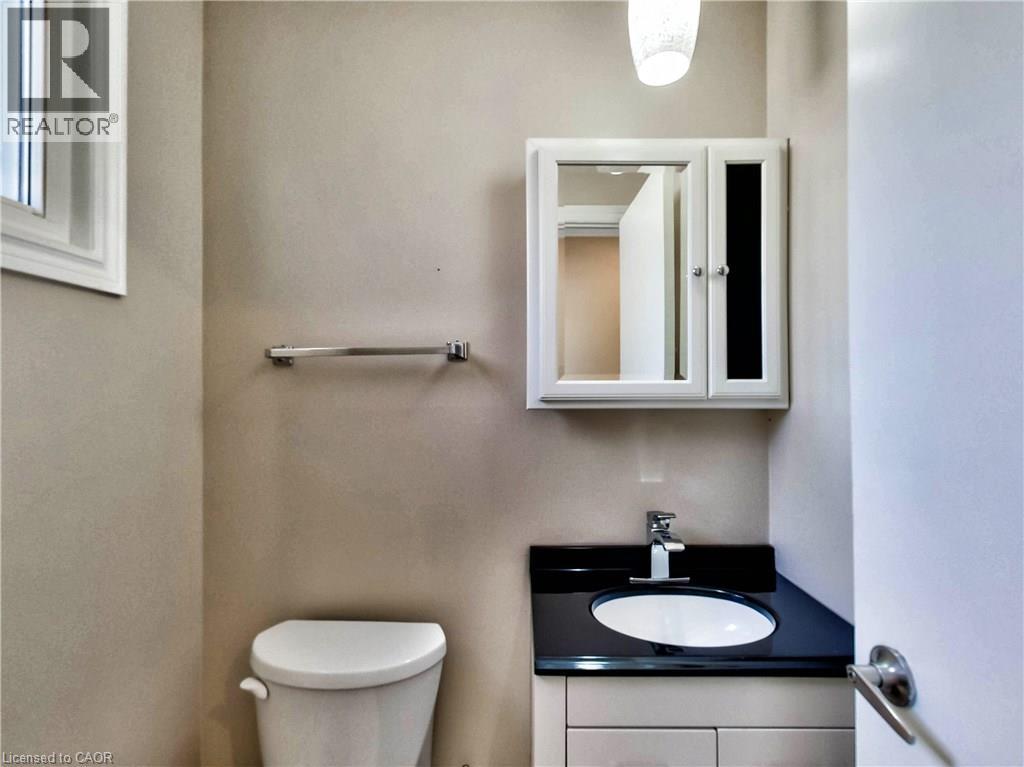 Residential Lease in Hamilton 4