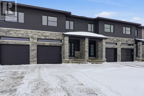 111 Lorie St, Limoges, ON, K0A2M0 | Card Image