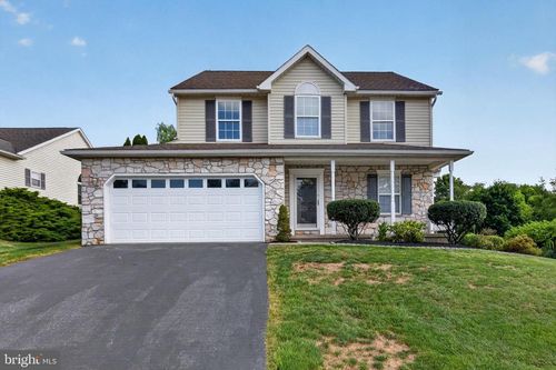 624 Bartlett Dr, DALLASTOWN, PA, 17313-9442 | Card Image