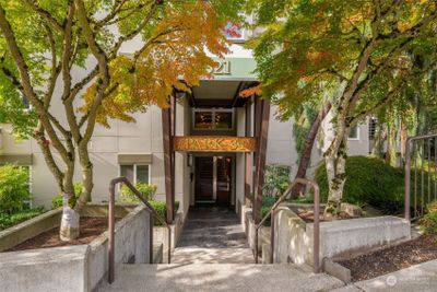 401 - 321 3rd Street, Condo with 2 bedrooms, 2 bathrooms and 2 parking in Kirkland WA | Image 2