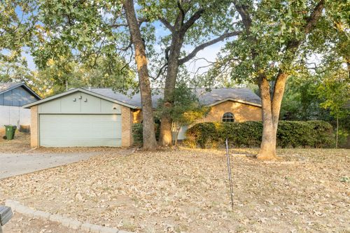 2709 Jewell Dr, Arlington, TX, 76016-1658 | Card Image