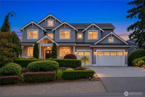 9831 Ne 16th St, Bellevue, WA, 98004-3426 | Card Image