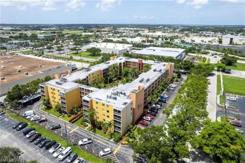 apt-303-2366 E Mall Dr, FORT MYERS, FL, 33901-9142 | Card Image