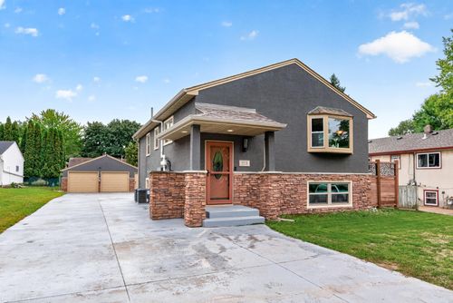 1518 Pacific St, Saint Paul, MN, 55106-6613 | Card Image