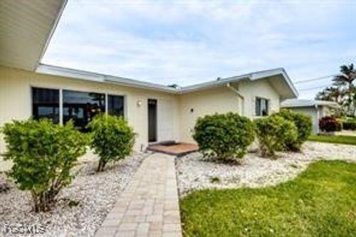 913 Se 43rd Ter, Cape Coral, FL, 33904-5364 | Card Image