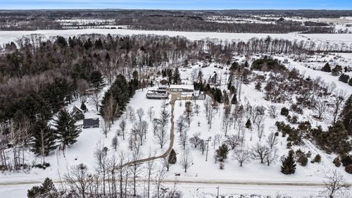 6189 Willits Rd, Fostoria, MI, 48435-9619 | Card Image