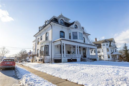 274 Harris Ave, Woonsocket, RI, 02895-1813 | Card Image