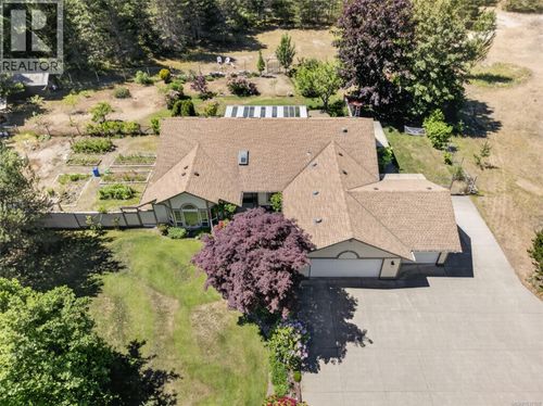 657 Sierra Pines Rd, Comox, BC, V9M3W8 | Card Image