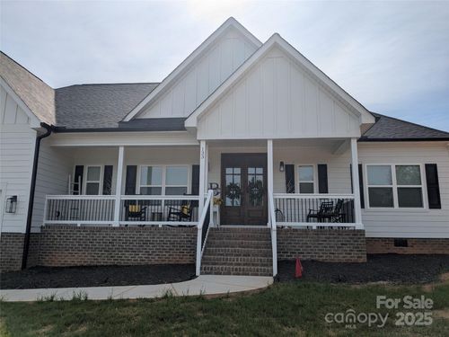 133 Harbourtown Dr, Kings Mountain, NC, 28086-9593 | Card Image