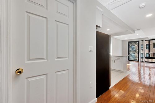 3c-148-36 89th Ave, Jamaica, NY, 11435-3538 | Card Image