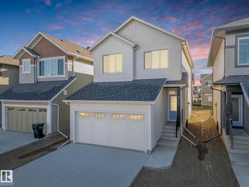 9315 227 St Nw, Edmonton, AB, T5T7V7 | Card Image