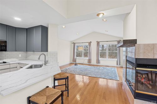 1 Princess Tree Ct, Port Jefferson, NY, 11777-1742 | Card Image