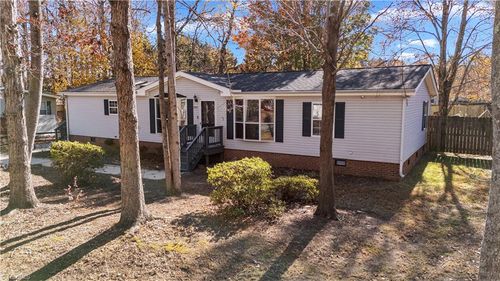 5507 Bridgeway Dr, Greensboro, NC, 27406-8920 | Card Image