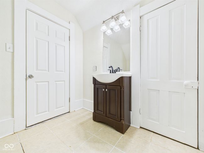 907 S A St, House other with 3 bedrooms, 2 bathrooms and null parking in Elwood IN | Image 35
