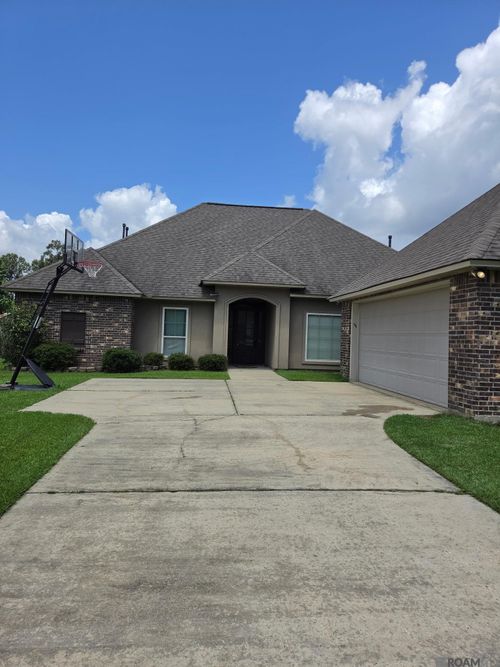 33941 Kingfisher St, Denham Springs, LA, 70706-8639 | Card Image