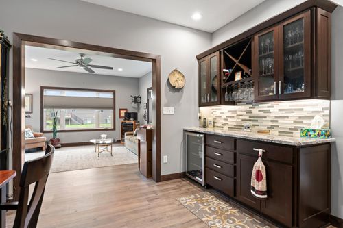 2006 13th Ave Ne, Austin, MN, 55912-3693 | Card Image