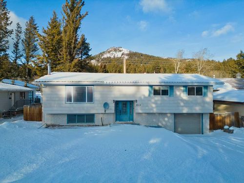 7717 29 Ave, Coleman, AB, T0K0M0 | Card Image