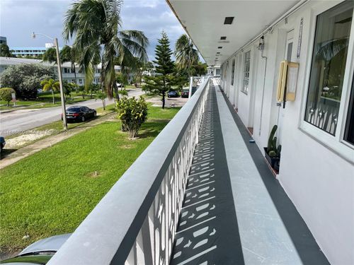 apt-30-15 Nw 204th St, Miami Gardens, FL, 33169-2666 | Card Image