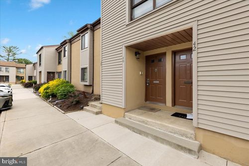 40 Ashley Ct, MARLTON, NJ, 08053-2020 | Card Image
