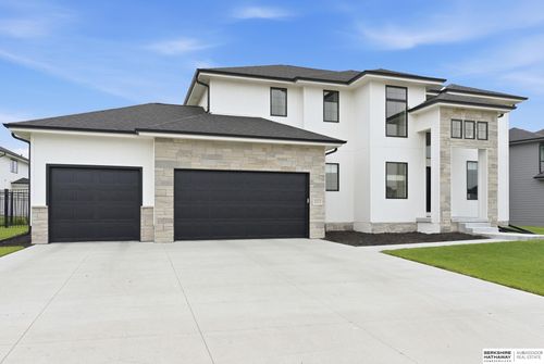 21113 Ellison Ave, Elkhorn, NE, 68022-4267 | Card Image