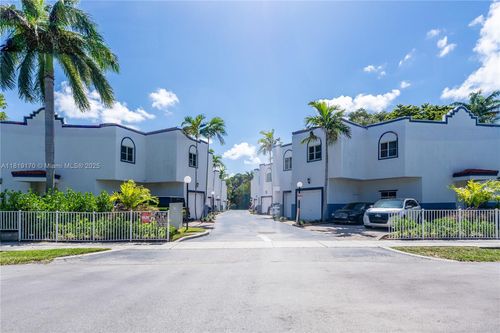2927 Sw 18th Ter, Fort Lauderdale, FL, 33315-2754 | Card Image