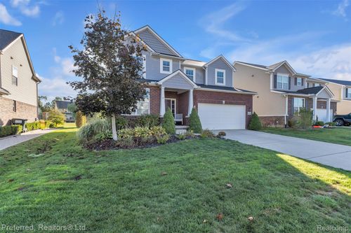 28430 Oakmonte Cir E, New Hudson, MI, 48165-8034 | Card Image