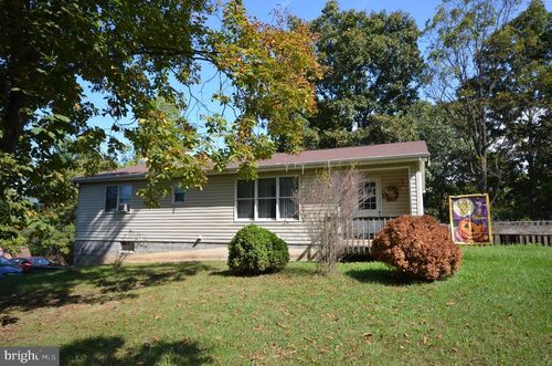 84 Antler Rd, SPRINGFIELD, WV, 26763-9615 | Card Image