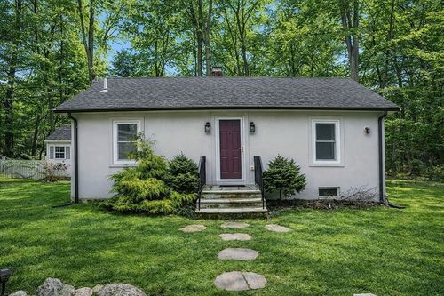 3 Riverside Dr, Dover, MA, 02030-2137 | Card Image