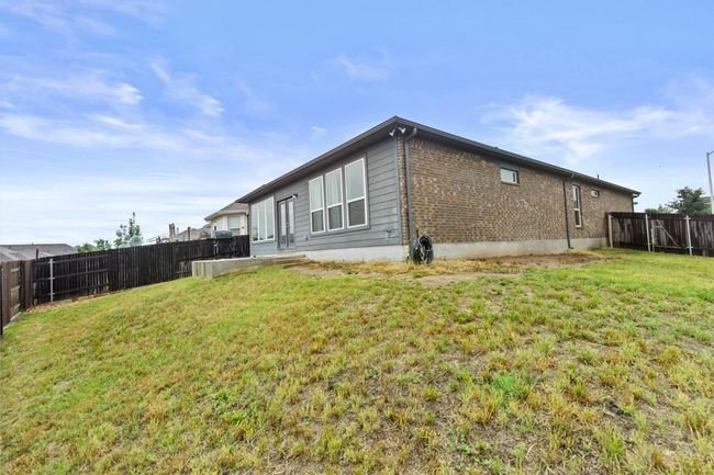 Large corner lot with back patio | Image 32