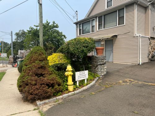 39 Grenhart Rd, Stamford, CT, 06902-5523 | Card Image