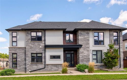 573 Mayapple St, Waterloo, ON, N2V0G2 | Card Image