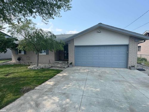 7240 Cardinal St, Clay, MI, 48001-4106 | Card Image