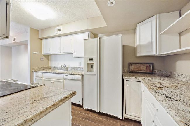 APT-49 - 3535 Nasa Pkwy, Townhouse with 3 bedrooms, 2 bathrooms and null parking in Seabrook TX | Image 5