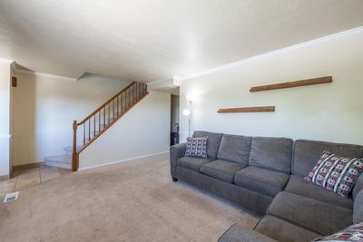 139 W 3300 S, Home with 3 bedrooms, 1 bathrooms and 1 parking in Bountiful UT | Image 2