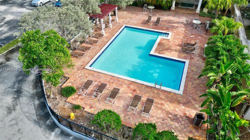 apt-d312-10431 N Kendall Dr, Miami, FL, 33176-1586 | Card Image