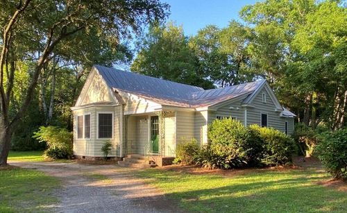 207 W Carolina Ave, Summerville, SC, 29483-4356 | Card Image