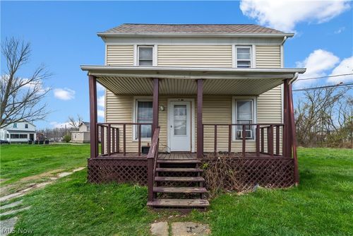 122 Elbe St, Elyria, OH, 44035-4888 | Card Image