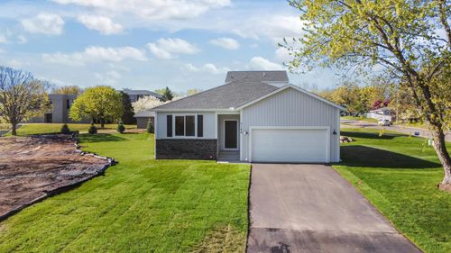 3149 Seminary Dr, New Brighton, MN, 55112-2578 | Card Image