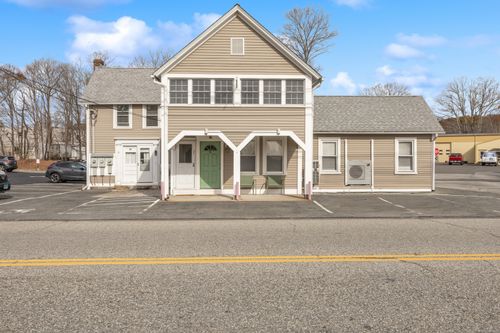 3 Main St, Essex, CT, 06426-1135 | Card Image