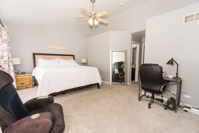 0 - 1176 Delta Dr, Townhouse with 2 bedrooms, 3 bathrooms and 2 parking in Elgin IL | Image 17