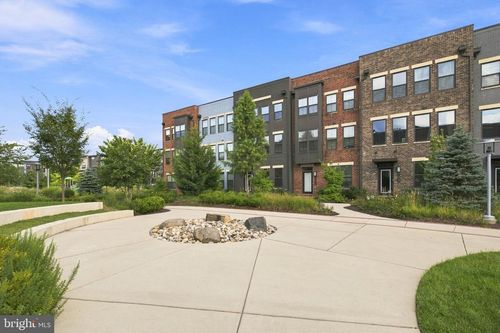 13041 Hattontown Sq, HERNDON, VA, 20171-6296 | Card Image
