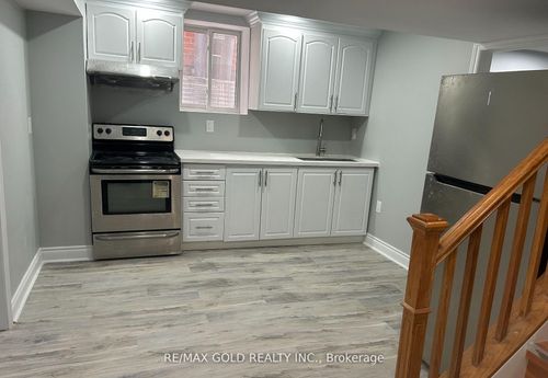 bsmt-84 Crown Victoria Dr, Brampton, ON, L7A3X1 | Card Image