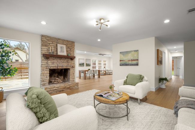 1907 Casa Grande Dr, House other with 3 bedrooms, 2 bathrooms and 4 parking in Austin TX | Image 5