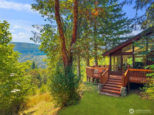 428 Eagle Ridge Rd, Port Angeles, WA, 98363-8809 | Card Image