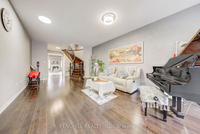 23 Cherna Ave, House attached with 6 bedrooms, 4 bathrooms and 2 parking in Markham ON | Image 4