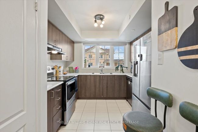 2372 Chevron Prince Path, Condo with 3 bedrooms, 3 bathrooms and 1 parking in Oshawa ON | Image 11
