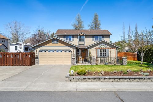 3030 Ne Stanton Ave, Bend, OR, 97701-8177 | Card Image